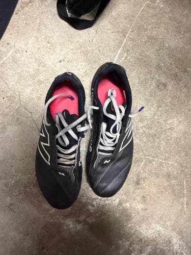 Black Men's Size M 10.0 (W 11.0) Adult New Balance Low Top (Used)