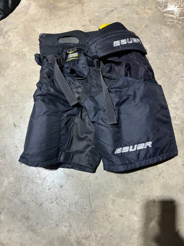 Junior Medium Bauer Supreme TotalOne MX3 Hockey Pants (Used)