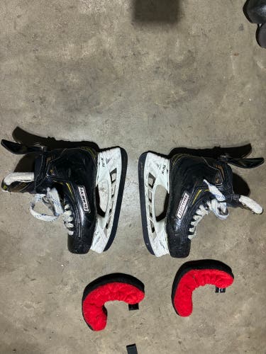 2018 Bauer Supreme 2S Pro Hockey Skates Regular Width Size 4 (Used)