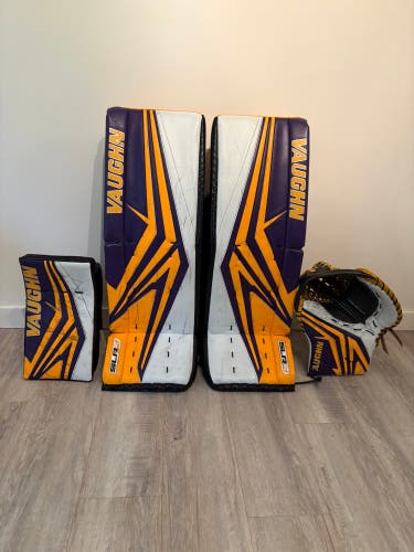 33" 2025 Vaughn SLR4 Pro Carbon Regular Goalie Full Set Pro Stock (Used)