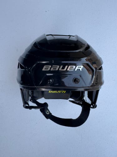 Medium Bauer Hyperlite 2 Helmet (Used)