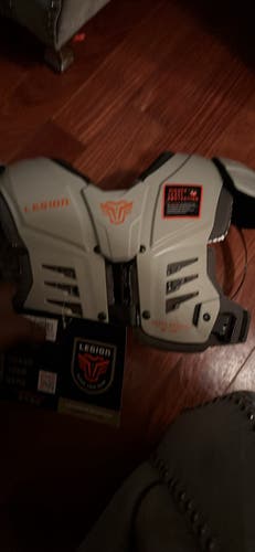 Medium Youth Shoulder Pads (New)