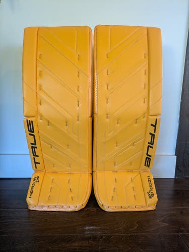 33" True HZRDUS 7X4 Goalie Leg Pads (Basically New)