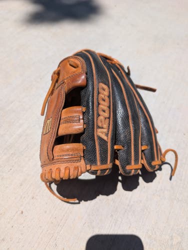 Wilson A2000 G5 11.75” Oct. 2021 GOTM Jake Cronenworth Model
