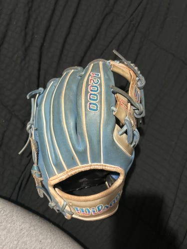 2019 Wilson A2000 RH Infield Baseball Glove 11.5" (Used)