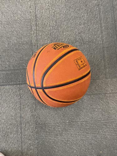 Used Spalding Never Flat Basketball Adult Indoor 29 1 2" 11614-s000238418