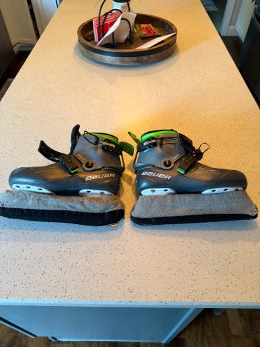 2022 Bauer Konekt HF2 Hockey Goalie Skates Regular Width Size 4 (Used)