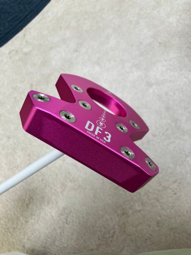 Rare pink L.A.B. Golf DF3 Right Handed Putter with Headcover