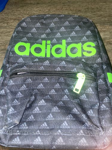Unisex Small / Medium Adidas Day Pack (Used)