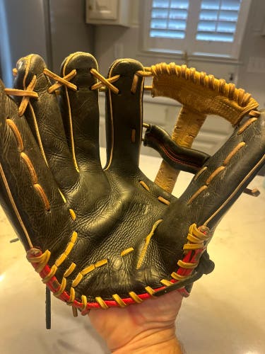 Wilson A1000 LH Baseball Glove 12" (Used)