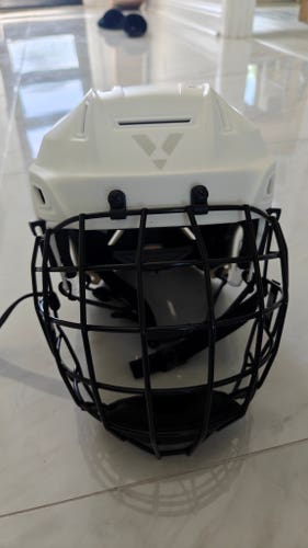 Valor Axiom Large Hockey Helmet White