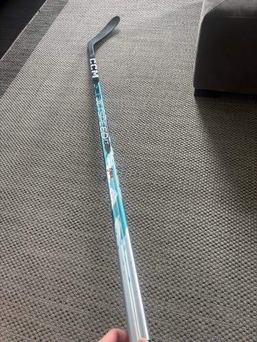 Senior CCM Jetspeed ft9 pro Right Handed Hockey Stick P28 65 Flex (New)