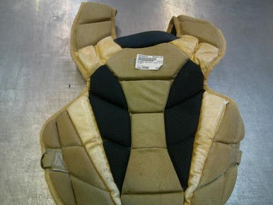 Used Boombah Catchers Chest Protector White Intermed 11339-s000199324