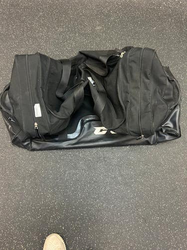 Used Ccm Sr Hockey Wheeled Black 11339-s000201293