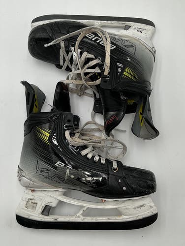 Used Bauer Vapor Hyperlite 2 Skate Size 5.5 Fit 2