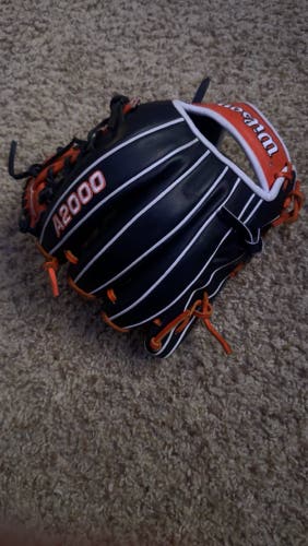 2025 Wilson A2000 RH Infield Baseball Glove 11.5" (Used)