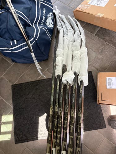 Intermediate CCM Jetspeed ft9 pro Left Hand Hockey Stick P28 55 Flex Pro Stock (New)