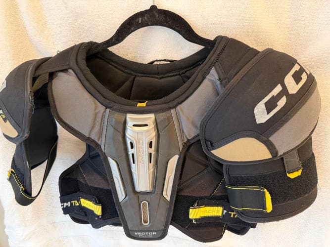 CCM Tacks Sr Small Shoulder Pads (Used)