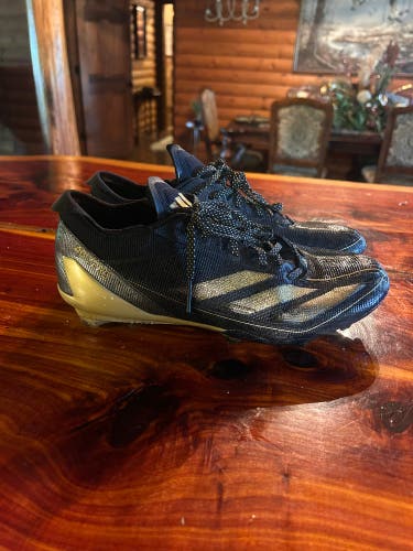 Men's Size M 9.5 (W 10.5) Adidas adizero Low Top Molded Cleats (Used)