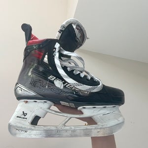 Black/Gray 2023 Bauer Vapor X5 Pro Hockey Skates Size 5.5 (Used)