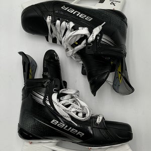 New Bauer Hyperlite 2 Hockey Skates Size 8.5 272mm  Pro Stock