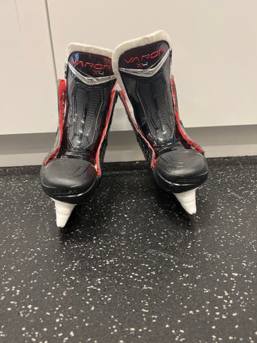 Bauer Vapor X4 Hockey Skates Size 4 (New)