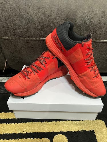 Red Men's Size M 10.5 (W 11.5) Adult Under Armour Charged Turf Cleats (Used)