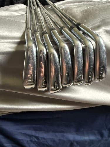 Men's 2021 Titleist T200 Right Handed Iron Set Stiff Flex (Used)