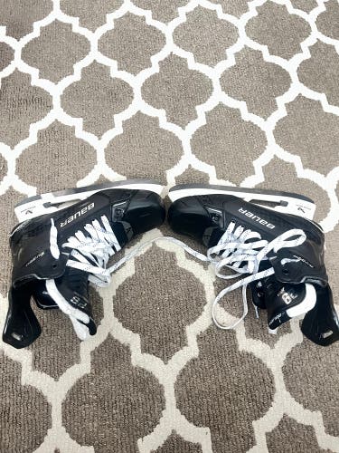 Black 2024 Bauer Supreme Shadow Hockey Skates Pro Stock 9 (Used)