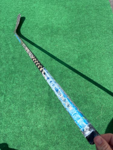 Senior Bauer Nexus  Eon Hockey Stick Right Handed P92 87 Flex (Used)