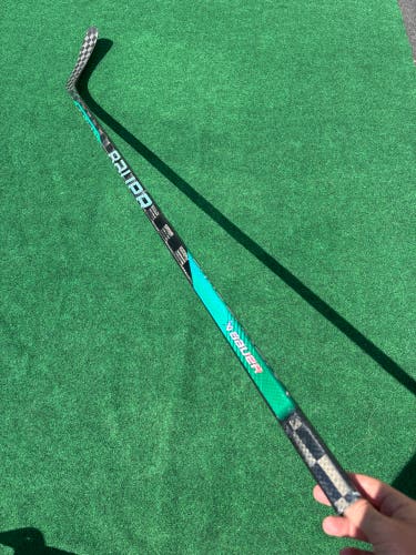 Green Senior Bauer Nexus Sync Hockey Stick Right Handed P92 95 Flex Pro Stock (Used)