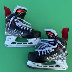 Intermediate Bauer Vapor X3.7 Hockey Skates Regular Width Size 4