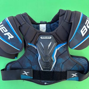 Medium/Large Intermediate Bauer X Shoulder Pads