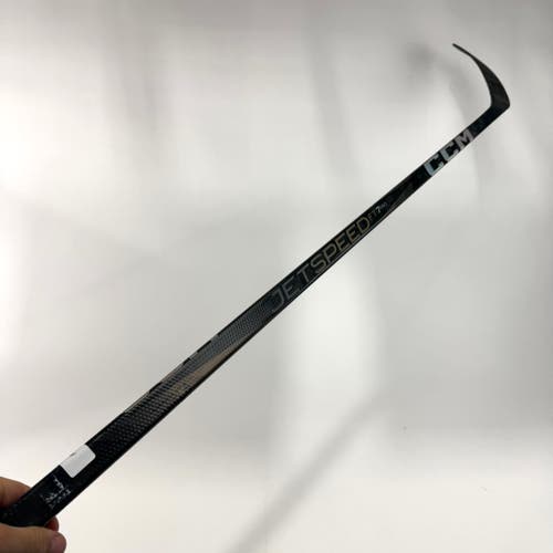 Used Right Black CCM Jetspeed FT7 Pro | 70 Flex P92M Curve Grip | AB959