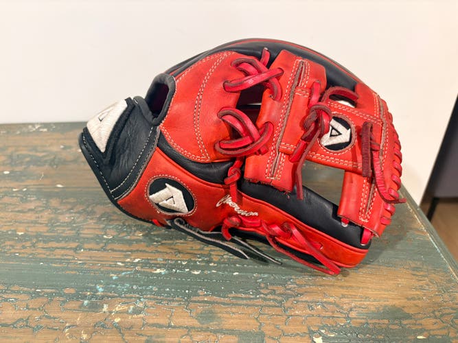 2023 Akadema Custom Torino-leather RH Infield Baseball Glove 11.5" (Lightly Used)