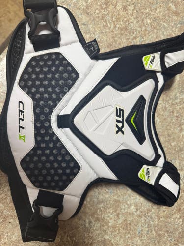 SR Medium STX Cell V Shoulder Pads (Used) Adult chest pad
