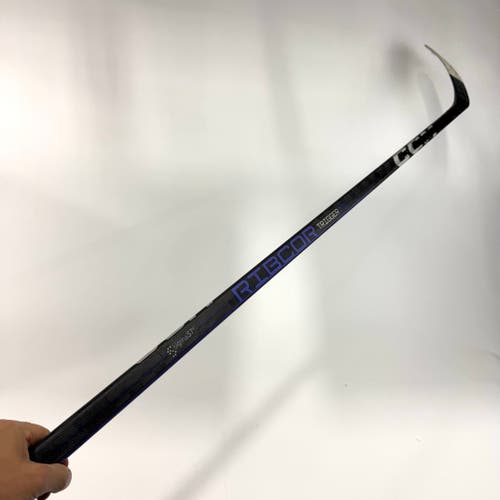 Used Right CCM Ribcor Trigger 7 Pro | 80 Flex P92 Curve Grip | AB955