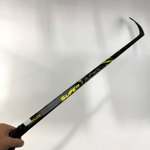 Used Right CCM Super Tacks AS4 Pro | 85 Flex P92 Curve Grip | AB954