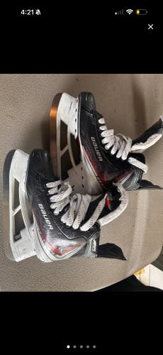 2025 Bauer Vapor Fly40 Hockey Skates Size 6.5 (Used)