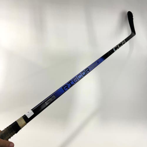 Used Left CCM Ribcor Trigger 8 Pro | 70 Flex P28 Curve Grip | AB936