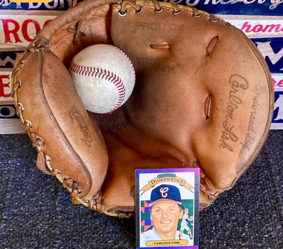 Catchers Glove - vintage baseball glove - Carlton Fisk - Boston Red Sox - Chicago White Sox