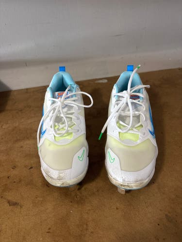 White Men's Size M 9.5 (W 10.5) Nike Metal (Used)
