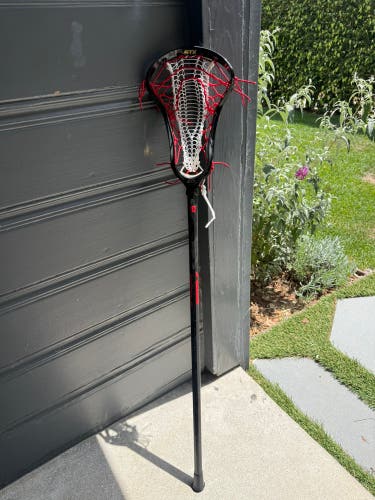 STX ARIA PRO head with Valkyrie Mesh on an STX Crux 600 shaft.