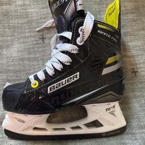 Bauer Ignite Pro Hockey Skates Regular Width Size 1 (Used)