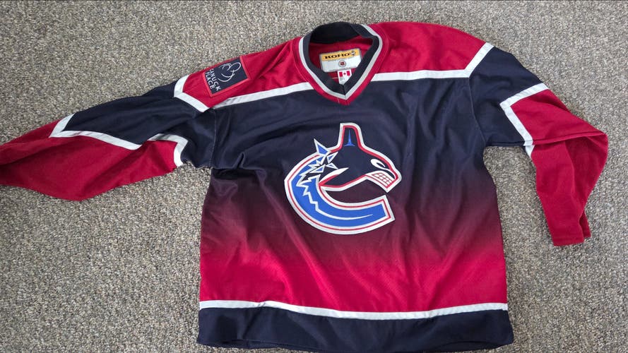 Canucks gradient alternate jersey
