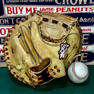 Catchers Glove - vintage baseball glove