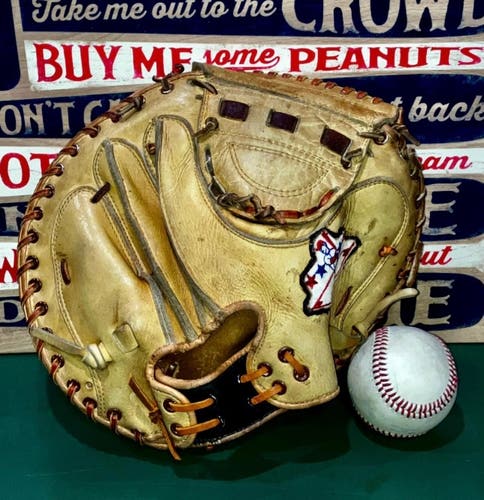 Catchers Glove - vintage baseball glove