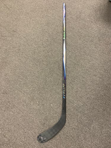 Senior Bauer Vapor Flylite Left Hand Hockey Stick P92 77 Flex (Used)