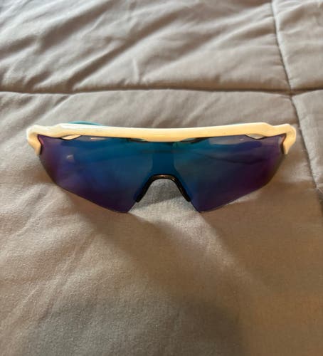 Men's Small / Medium Oakley Radar EV Sunglasses (Used)