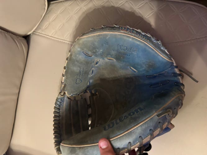 Wilson A2000 RH Catcher's Baseball Glove 33" (Used) autism speaks